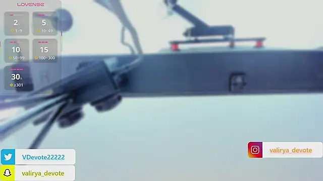 valirya_devote's cam snapshot