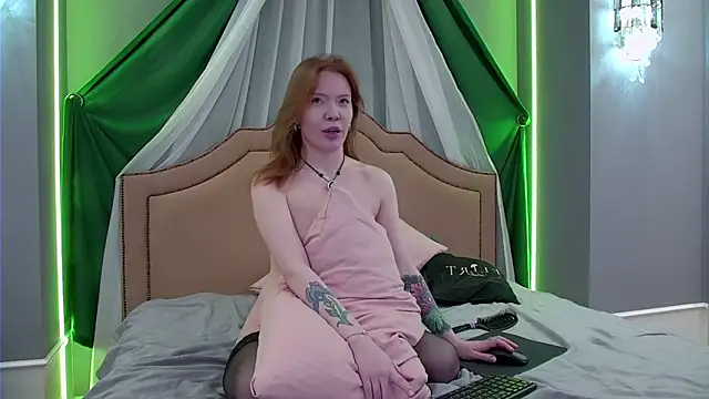 Lily_Dalton's cam snapshot