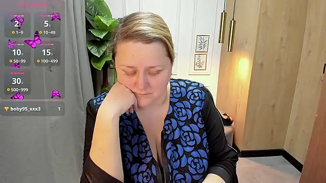 ScarlettSoft live sex cam