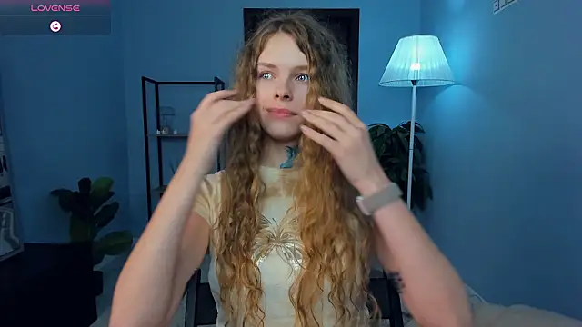 RayaNenlia's cam snapshot