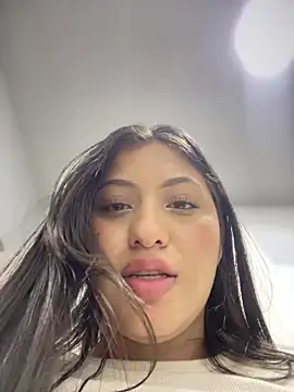 Estefanii- live sex cam