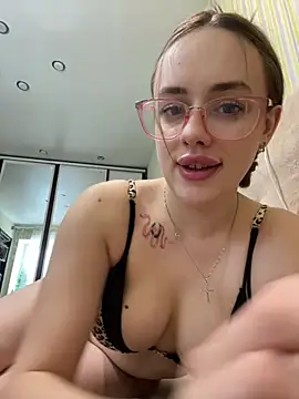 Lisaaan live sex cam