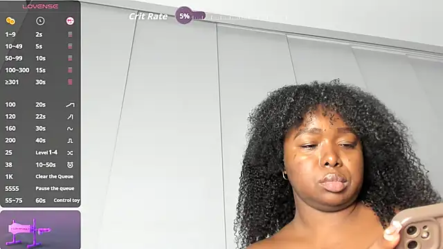 TanishaEvans live sex cam