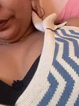 kavyababy00's cam snapshot