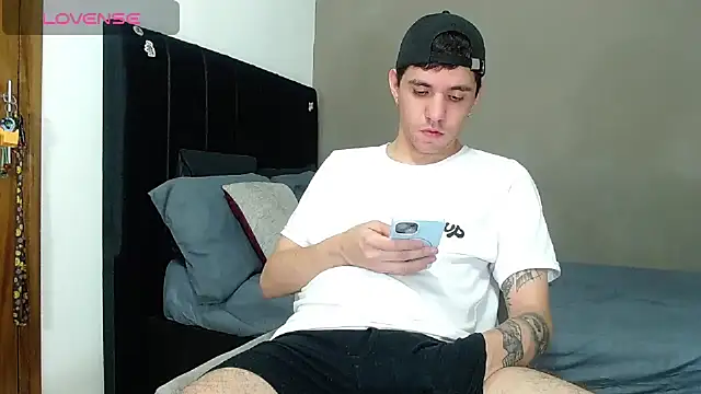 Matteo12_ live sex cam