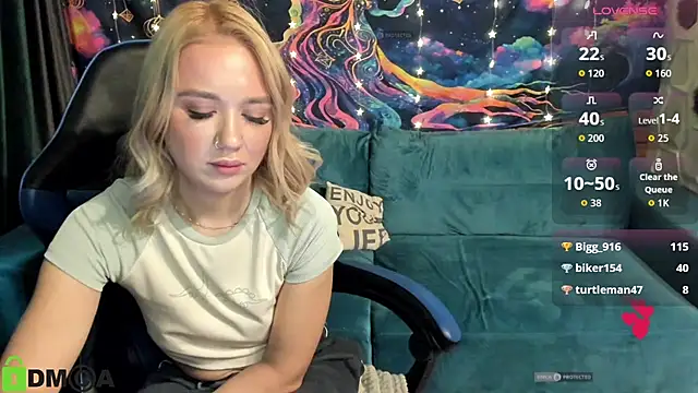 CrystalGirl99's cam snapshot