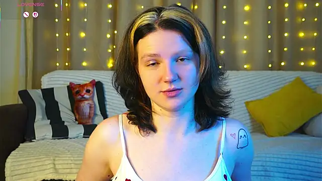 LatinaHuguenin's cam snapshot