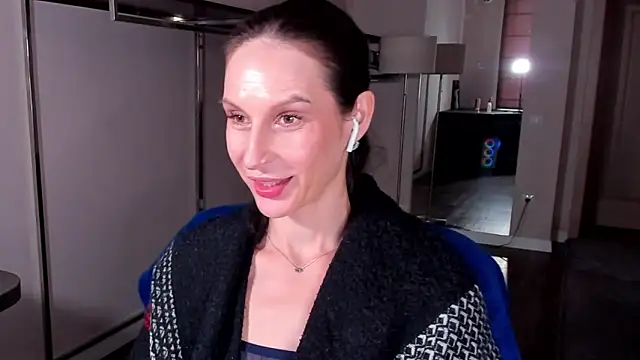 Mila_Anders's cam snapshot