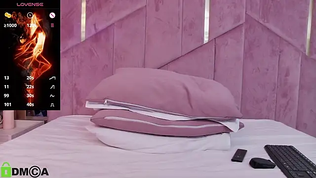 SelenaDaze's cam snapshot