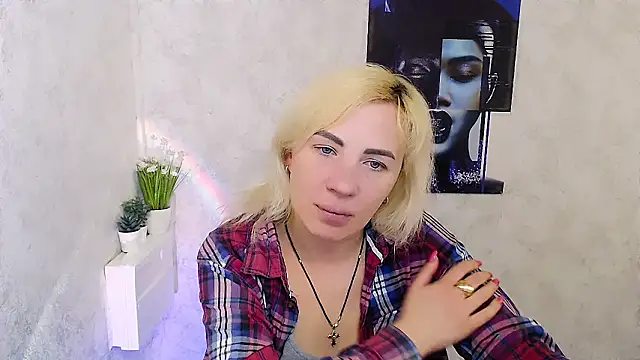 EmmaCat_'s cam snapshot