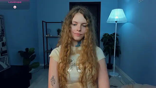 RayaNenlia's cam snapshot