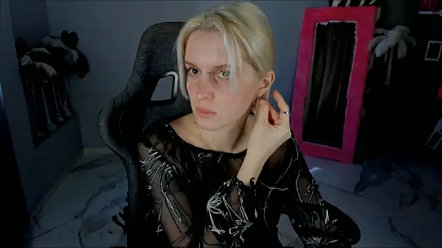 BethanyCloud's cam snapshot