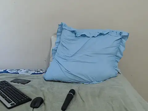 SexyLipss_'s cam snapshot