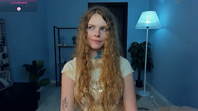 RayaNenlia's cam snapshot