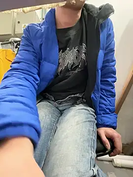 Weakofficeworker live sex cam