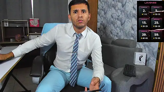 Hideintheoffice live sex cam