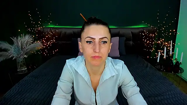 Rebecca_Diamond's cam snapshot