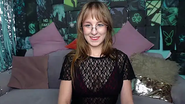 AlishaKellyi's cam snapshot