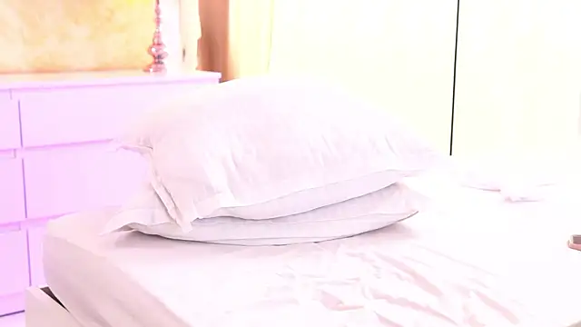 ArtTeasee's cam snapshot