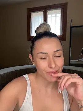 petrouchkaaa_'s cam snapshot