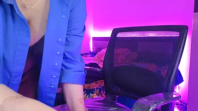 BABY_RANI_'s cam snapshot