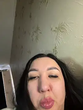 Naughtbaby_2025's cam snapshot