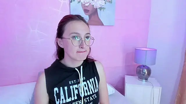 gemma_roberts_'s cam snapshot