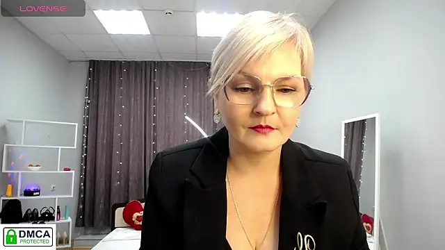 BlondeBrilliant7's cam snapshot