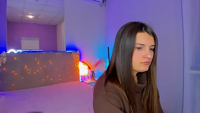 Laura_Leee's cam snapshot