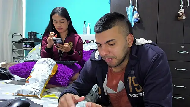 LazyandSniffer28 live sex cam