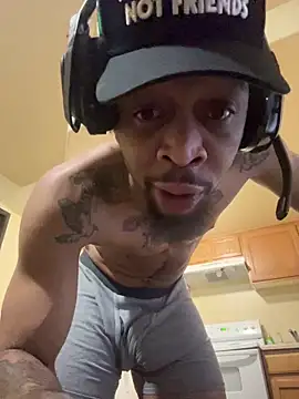 thefreakscomeoutatnight live sex cam