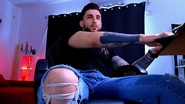 MightyAaron66's cam snapshot