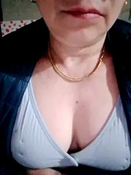 small-house123's cam snapshot