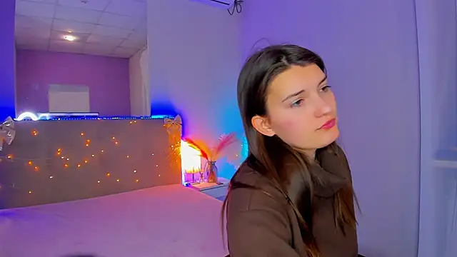 Laura_Leee's cam snapshot