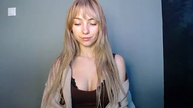 LuciaYoung's cam snapshot