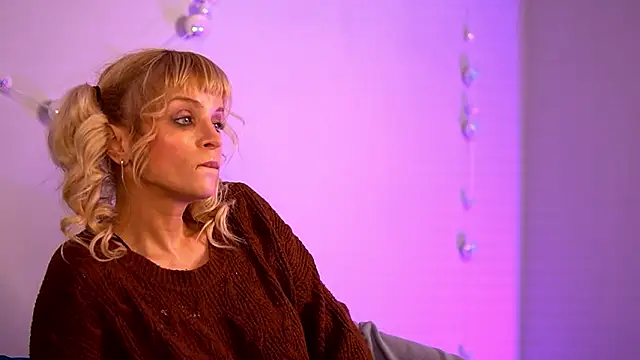 BritneyHudson's cam snapshot