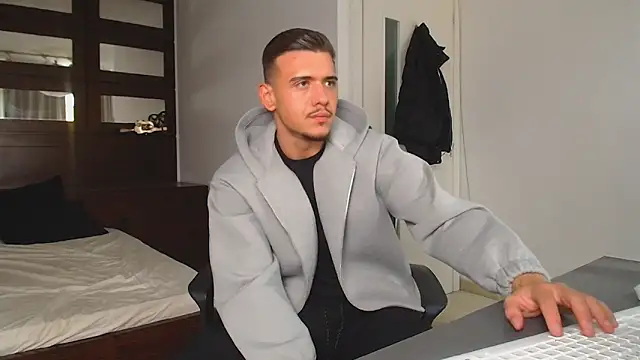 ElijahThorne's cam snapshot