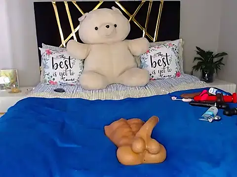 NaughtyVixen25's cam snapshot