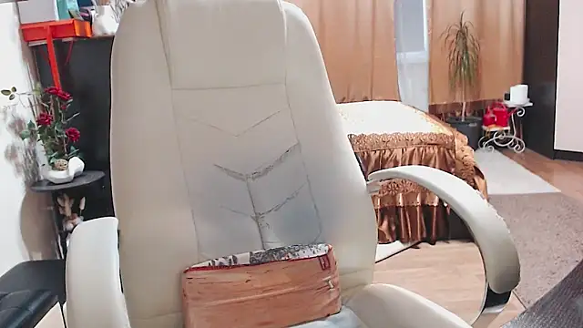 CrazyMomy live sex cam