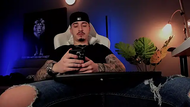 uptomatty live sex cam