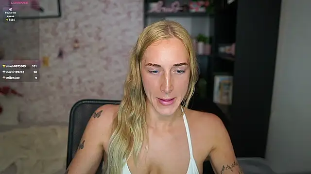 Nicolette__Shea_'s cam snapshot