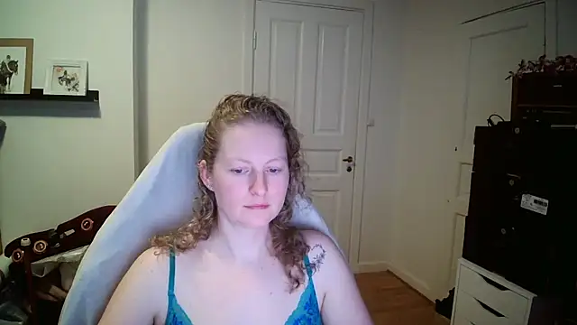 Girlnina-1995's cam snapshot