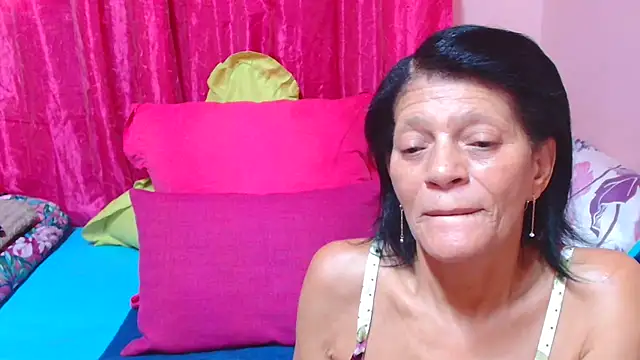 SLUTTYROXY's cam snapshot