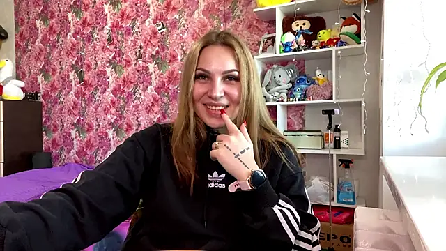 TraciBallena's cam snapshot