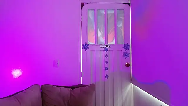 milfrousse's cam snapshot