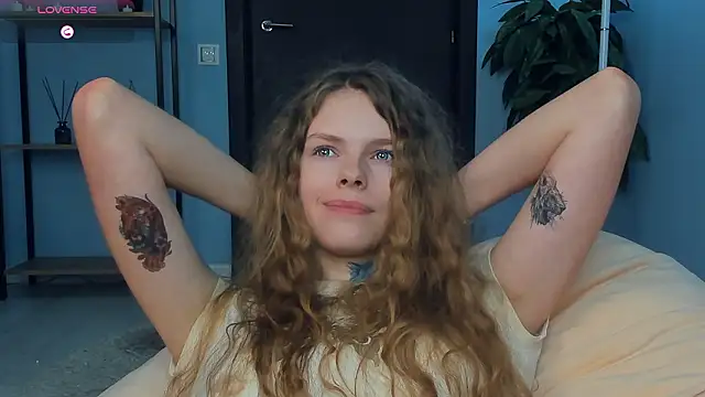 RayaNenlia's cam snapshot