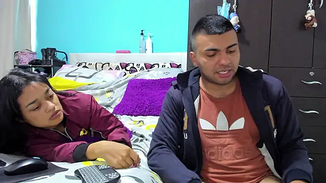 LazyandSniffer28's cam snapshot