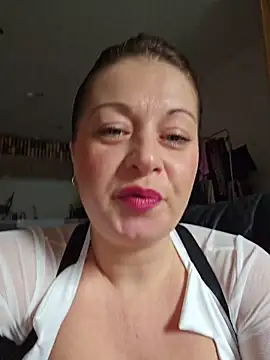 Chaudesquirt live sex cam