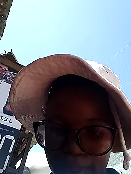 Sexylionessxx27 live sex cam