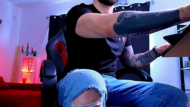 MightyAaron66's cam snapshot